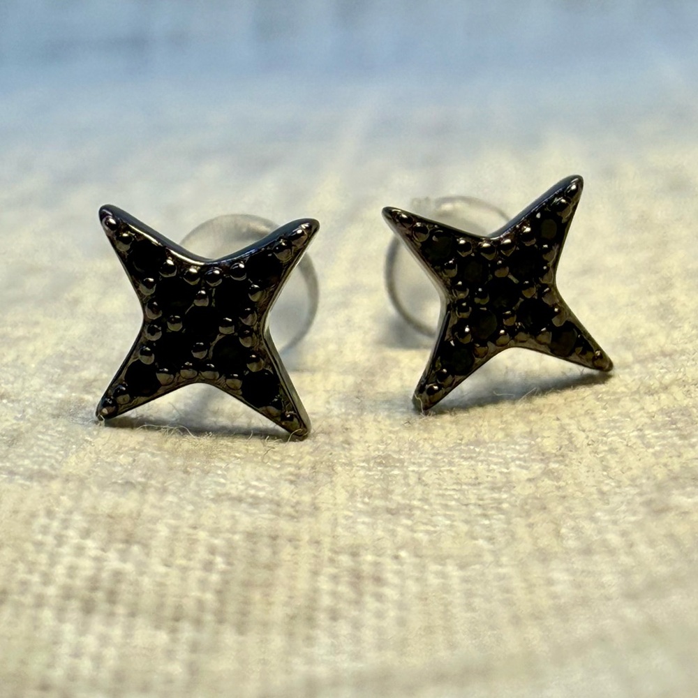 New Sterling Silver Star Earrings w/Black CZ 🖤